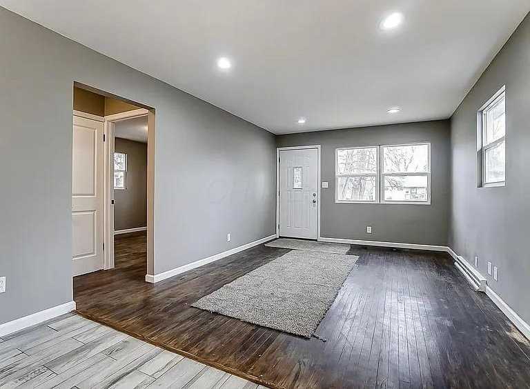 1517 Elmore Ave - Photo 5 of 10