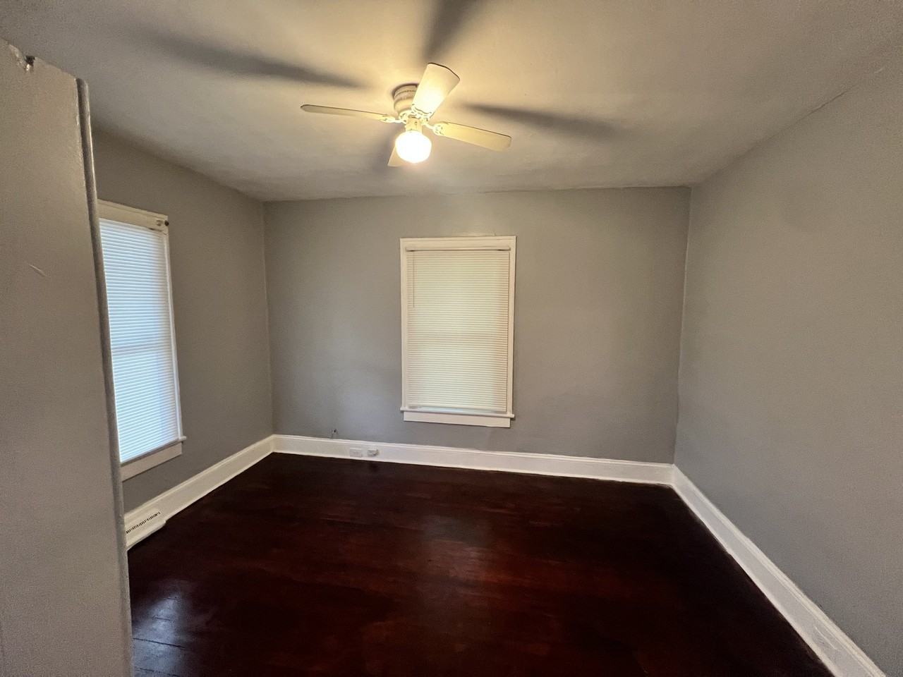 610 Holt Ave - Photo 4 of 10
