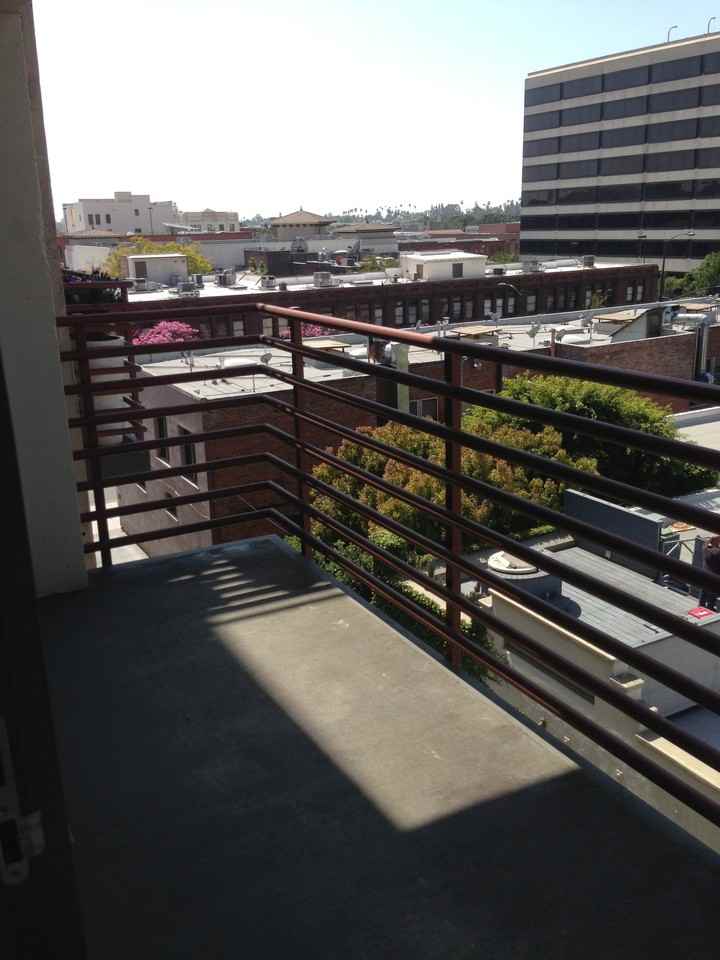 125 N Raymond Ave - Photo 2 of 20