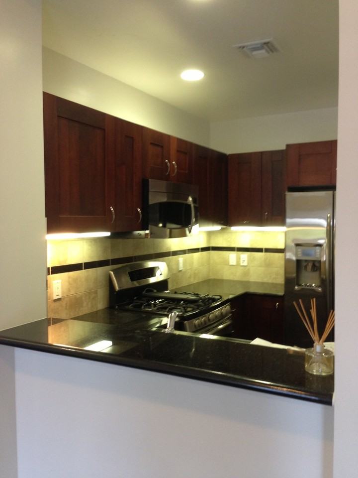 125 N Raymond Ave - Photo 4 of 20