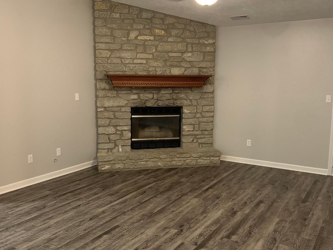 12250 Van Spronsen Ct - Photo 4 of 7