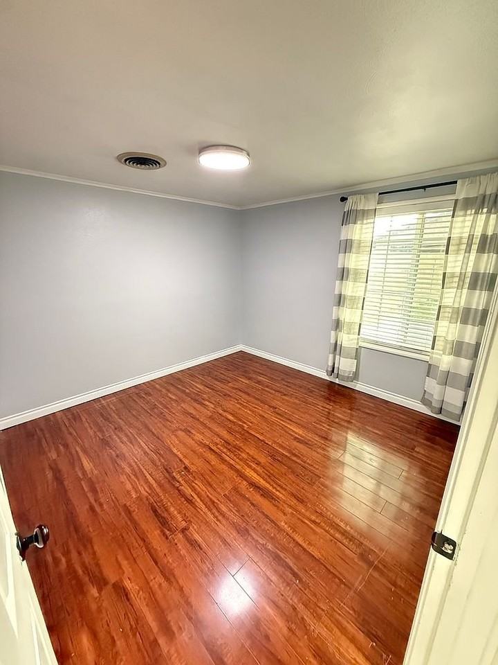 620 S Hartford St - Photo 4 of 15