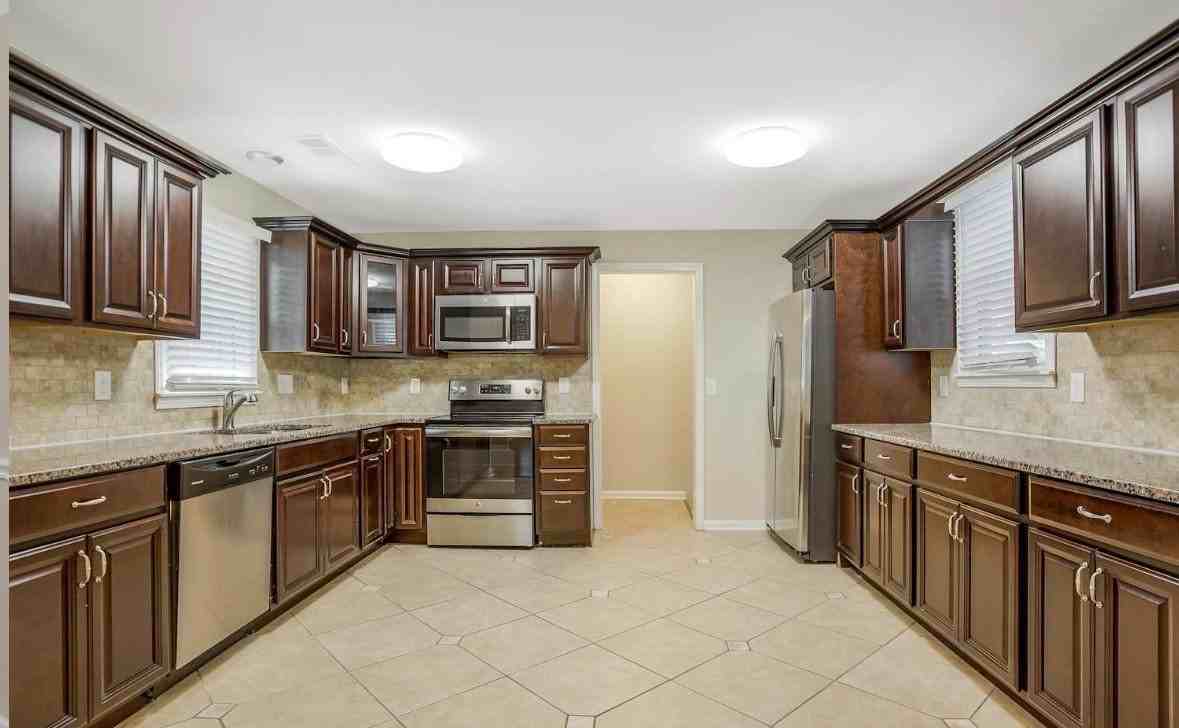 3032 Remington St - Photo 4 of 9