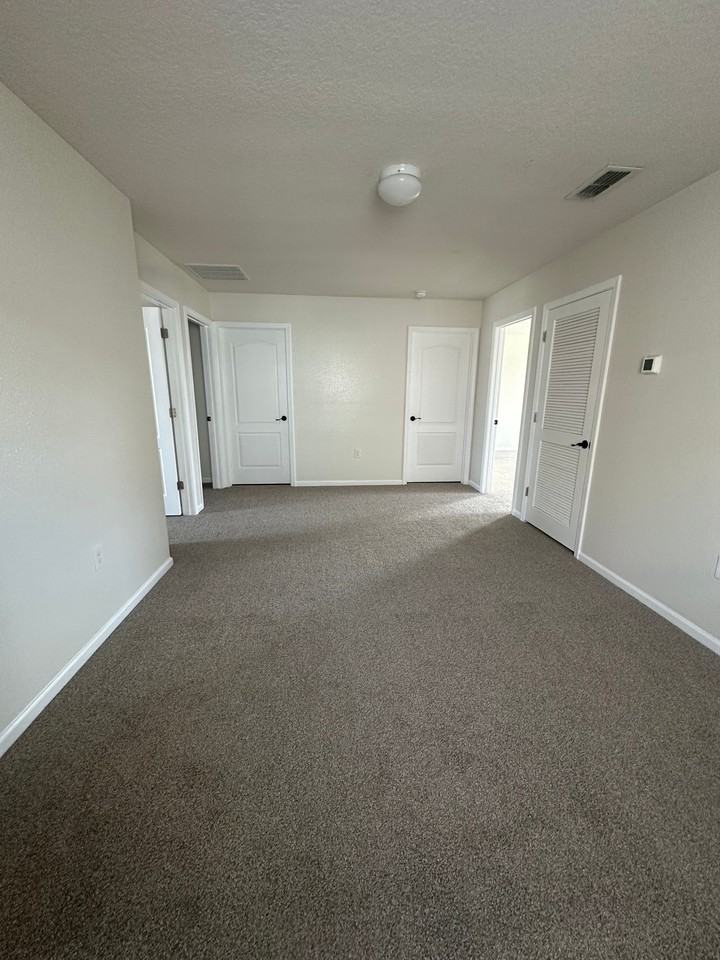 2528 Acorn Creek Rd - Photo 4 of 20