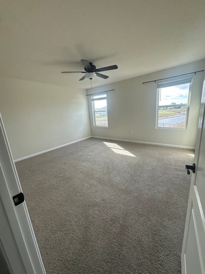 2528 Acorn Creek Rd - Photo 5 of 20
