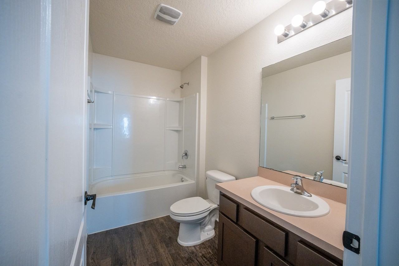 2528 Acorn Creek Rd - Photo 6 of 20