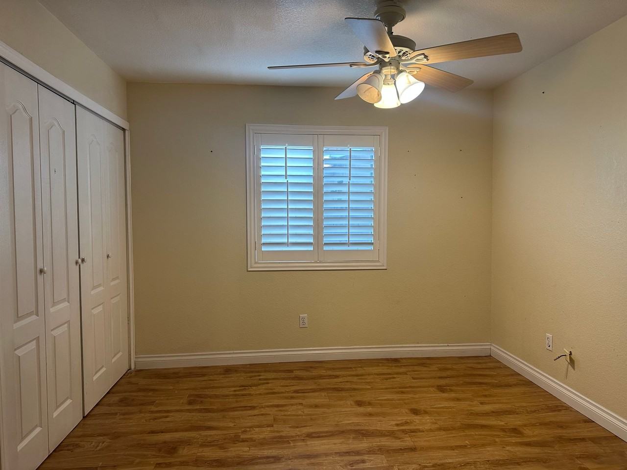 15576 Caravelle Ave - Photo 3 of 8