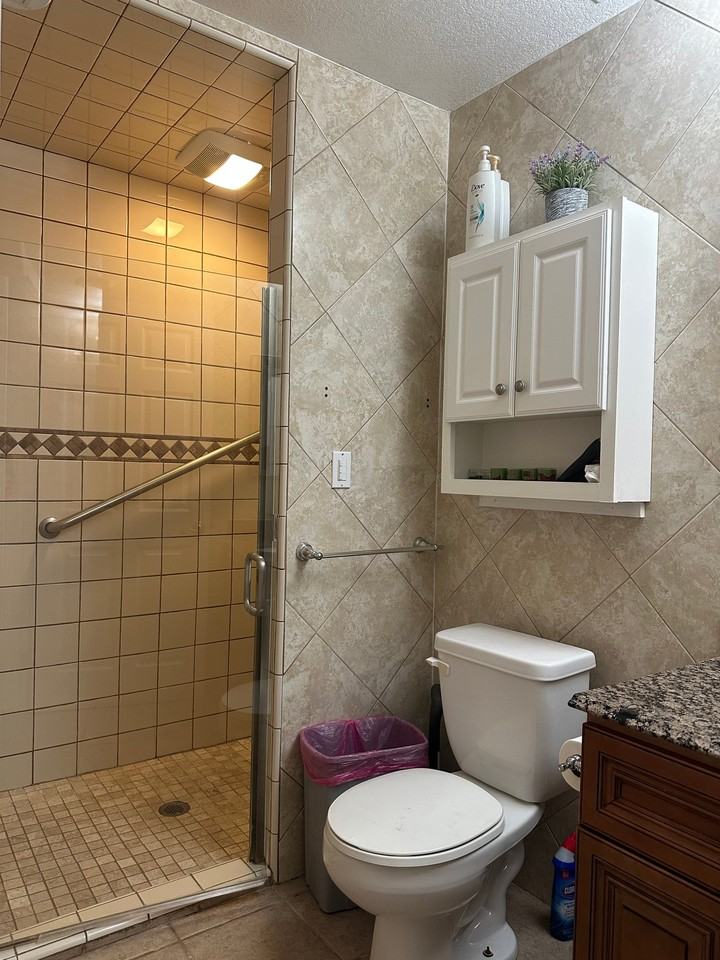 15576 Caravelle Ave - Photo 7 of 8