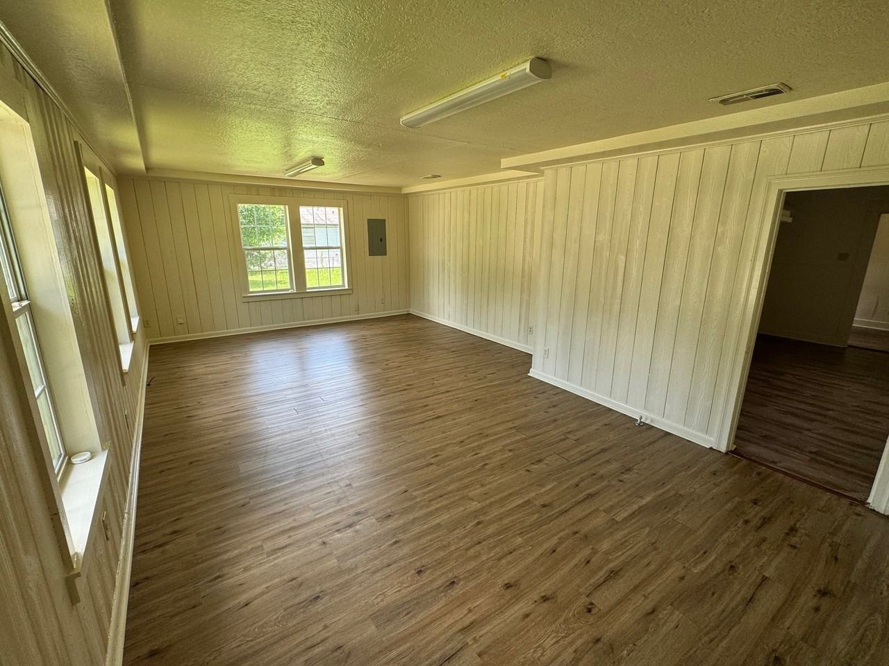 4912 Breckenridge Ave - Photo 3 of 12