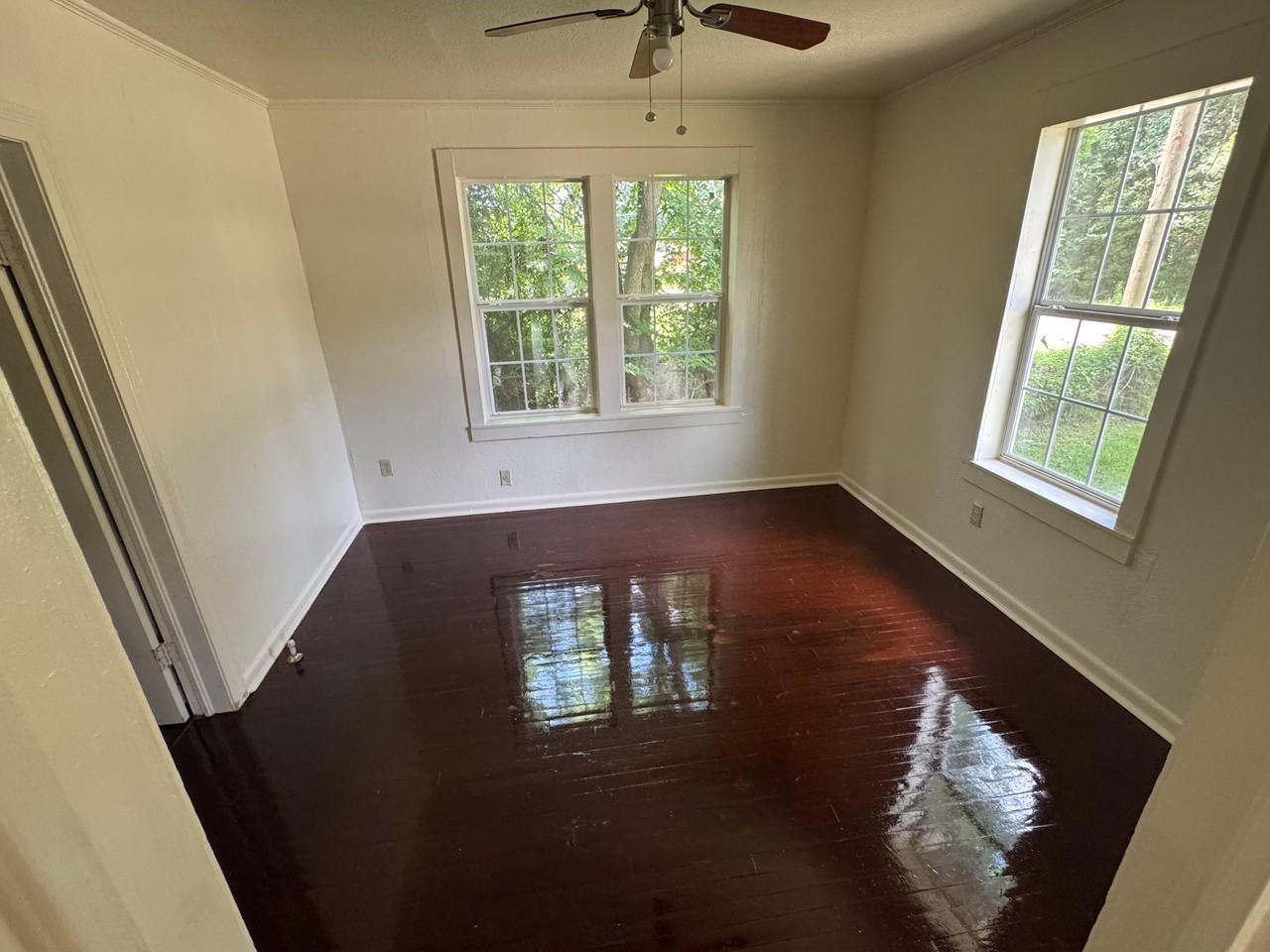 4912 Breckenridge Ave - Photo 4 of 12