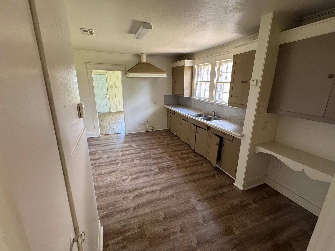 4912 Breckenridge Ave - Photo 6 of 12