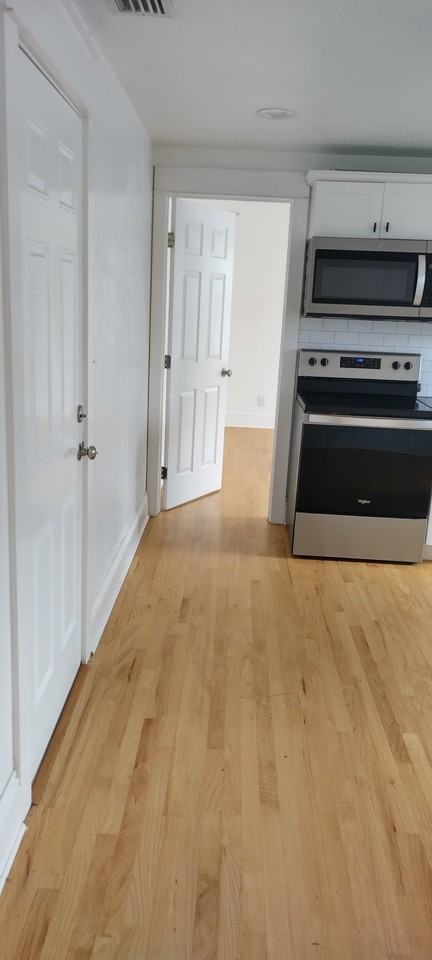 260 Saint George St #9 - Photo 2 of 10