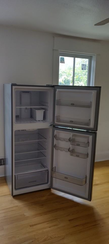 260 Saint George St #9 - Photo 3 of 10