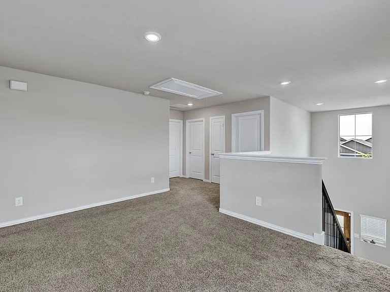 960 Summer Dr - Photo 6 of 11