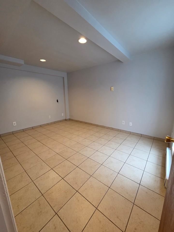 9962 Chateau Roi Drive - Photo 4 of 13