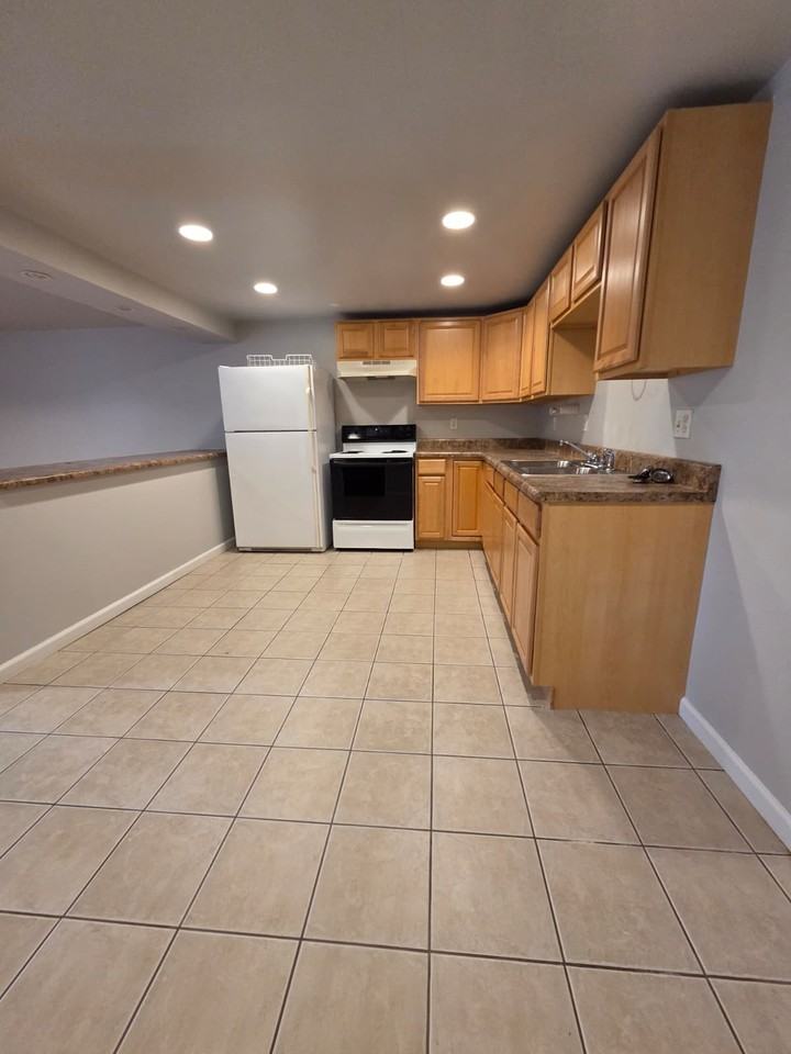 9962 Chateau Roi Drive - Photo 5 of 13
