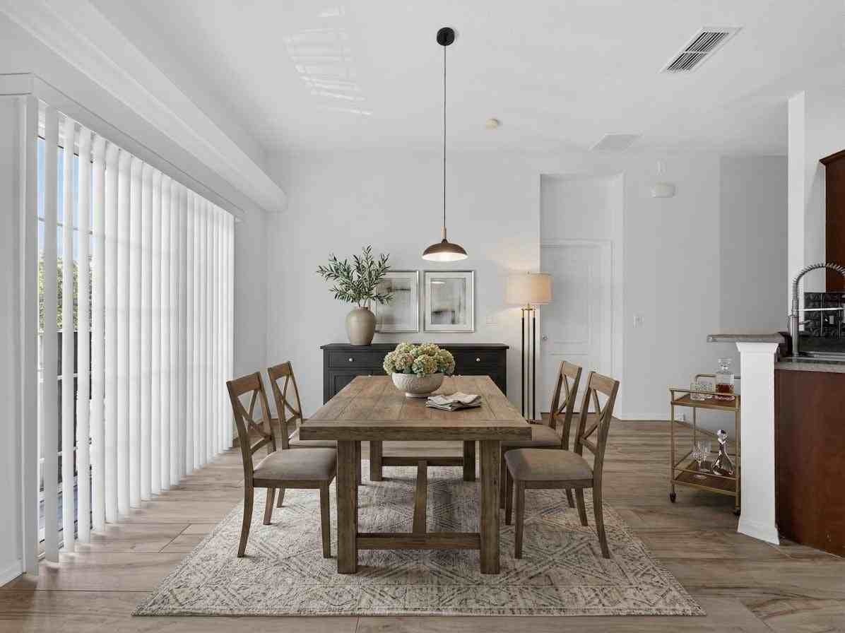 6602 South Goldenrod Road - Photo 3 of 36