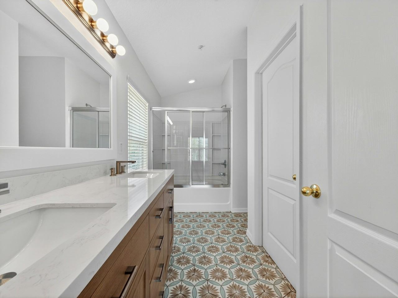 6602 South Goldenrod Road - Photo 7 of 36