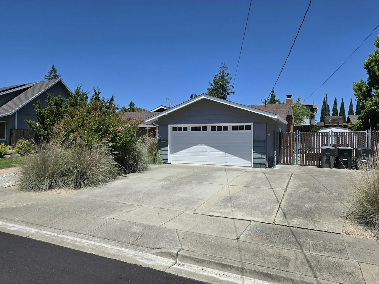11754 Regio Dr - Photo 3 of 22