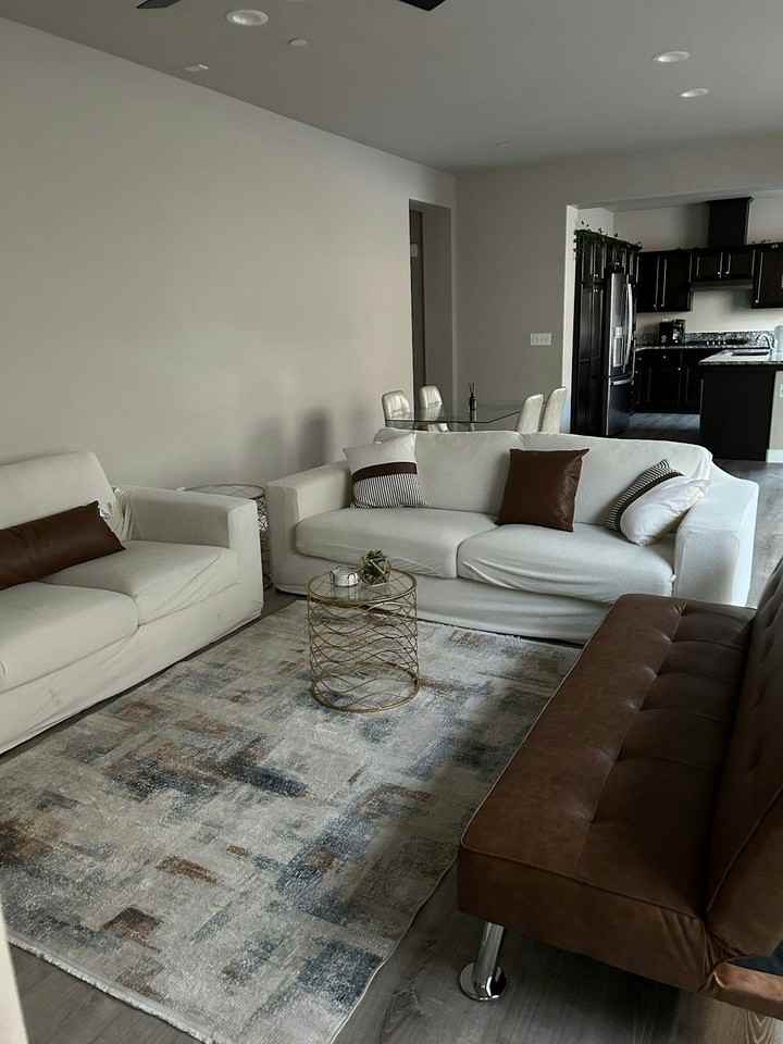 4366 Strathmore Place - Photo 3 of 10
