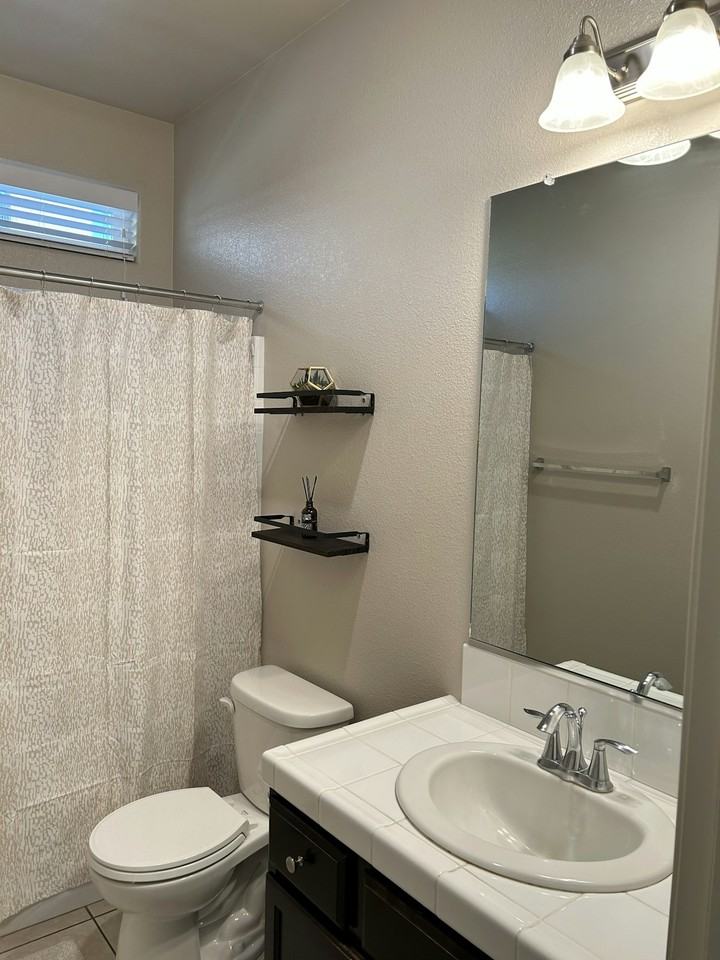 4366 Strathmore Place - Photo 4 of 10
