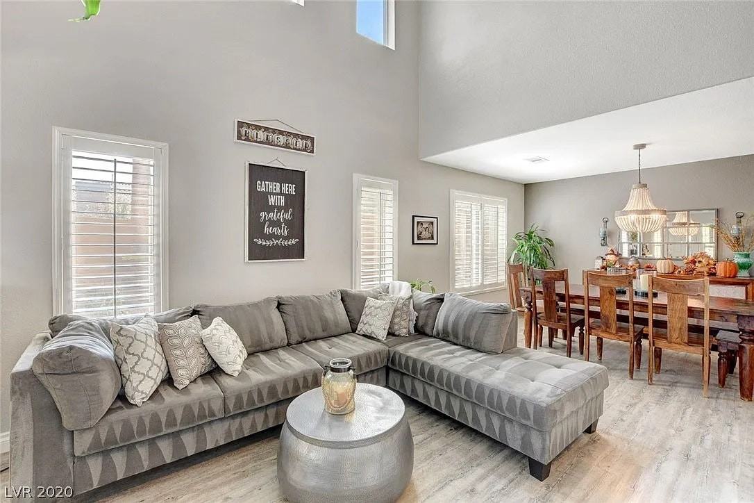 1941 Verbania Drive - Photo 5 of 26