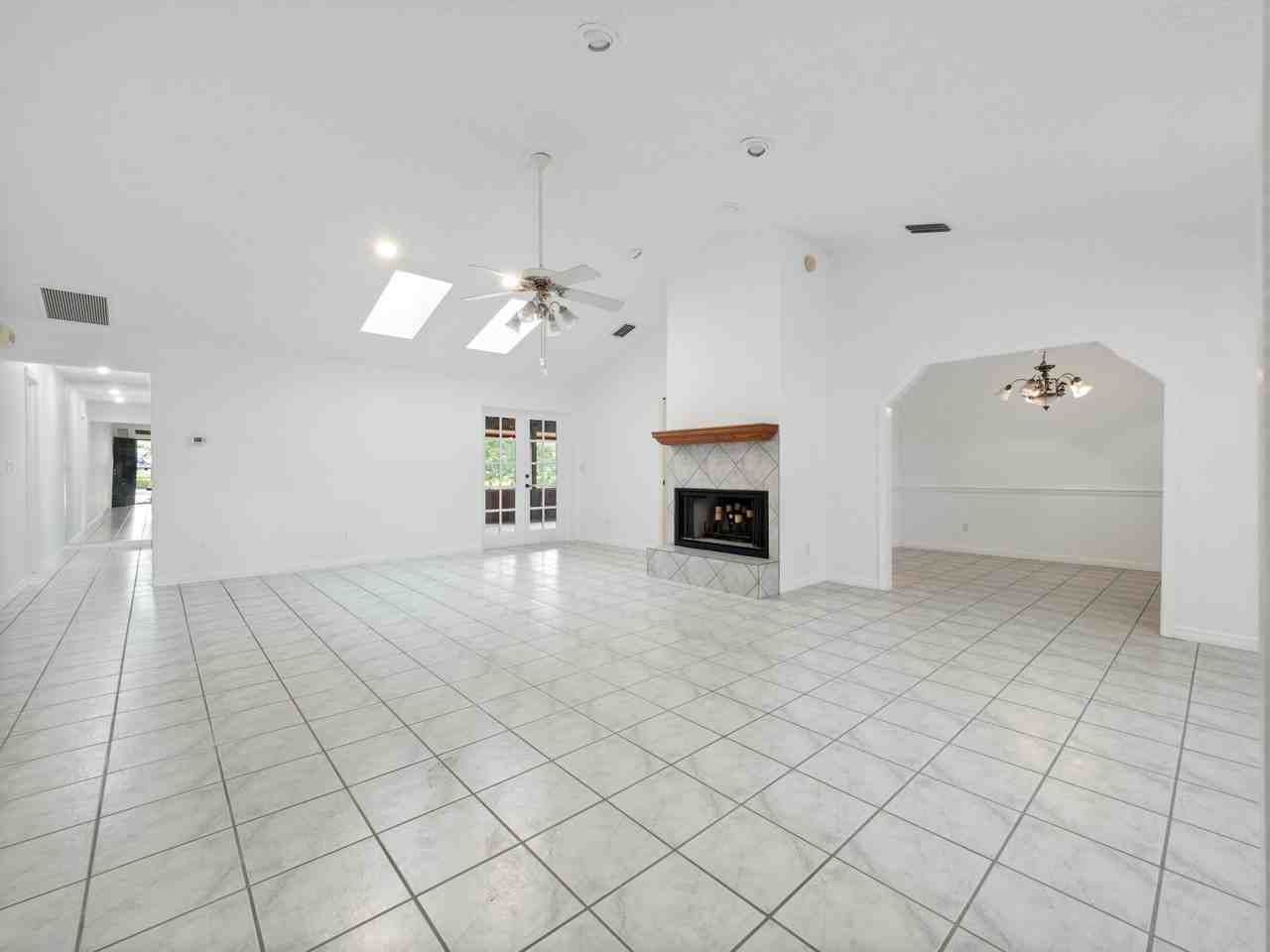 3612 Quando Drive - Photo 4 of 36