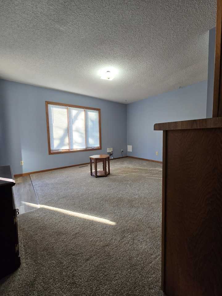 138 Sargent Dr #1 - Photo 3 of 10