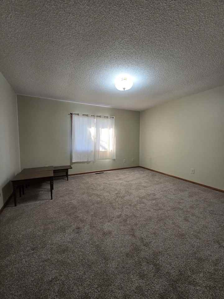 138 Sargent Dr #1 - Photo 6 of 10