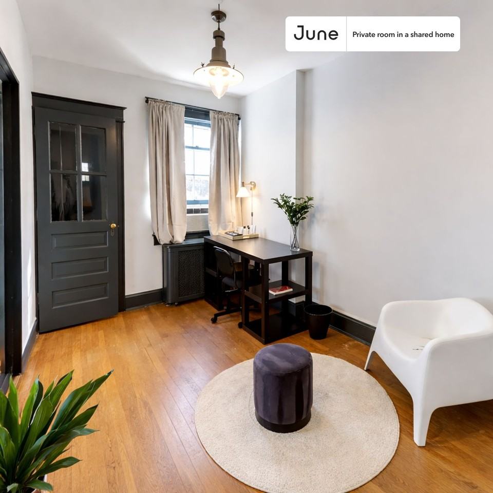 3618 Warren St Nw #E - Photo 5 of 14