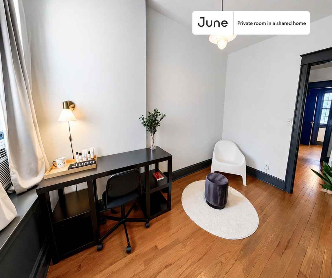 3618 Warren St Nw #E - Photo 6 of 14