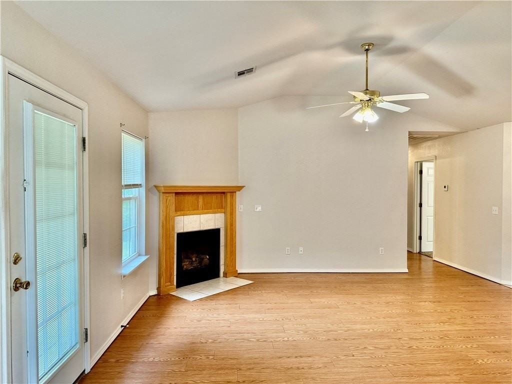 15 Pennine Ln - Photo 4 of 30
