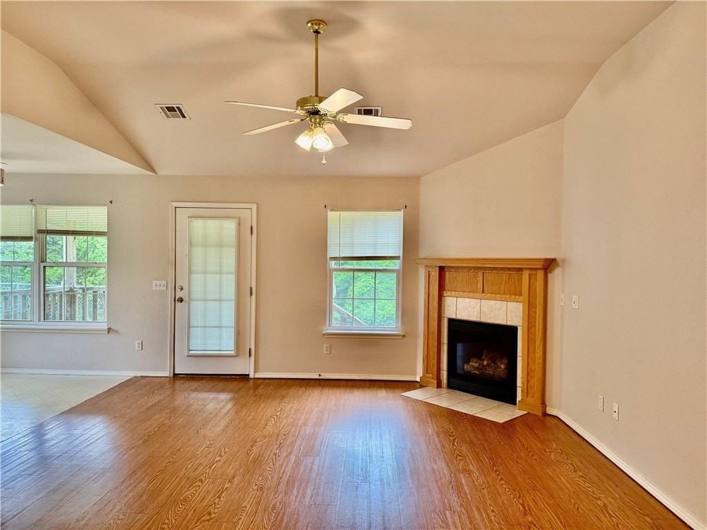 15 Pennine Ln - Photo 6 of 30