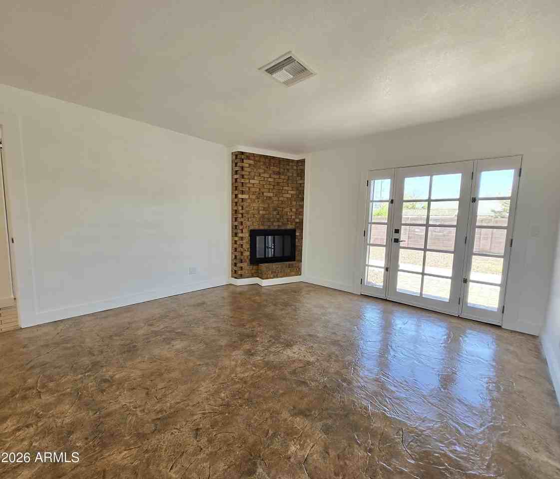 1731 E Redfield Rd - Photo 5 of 23