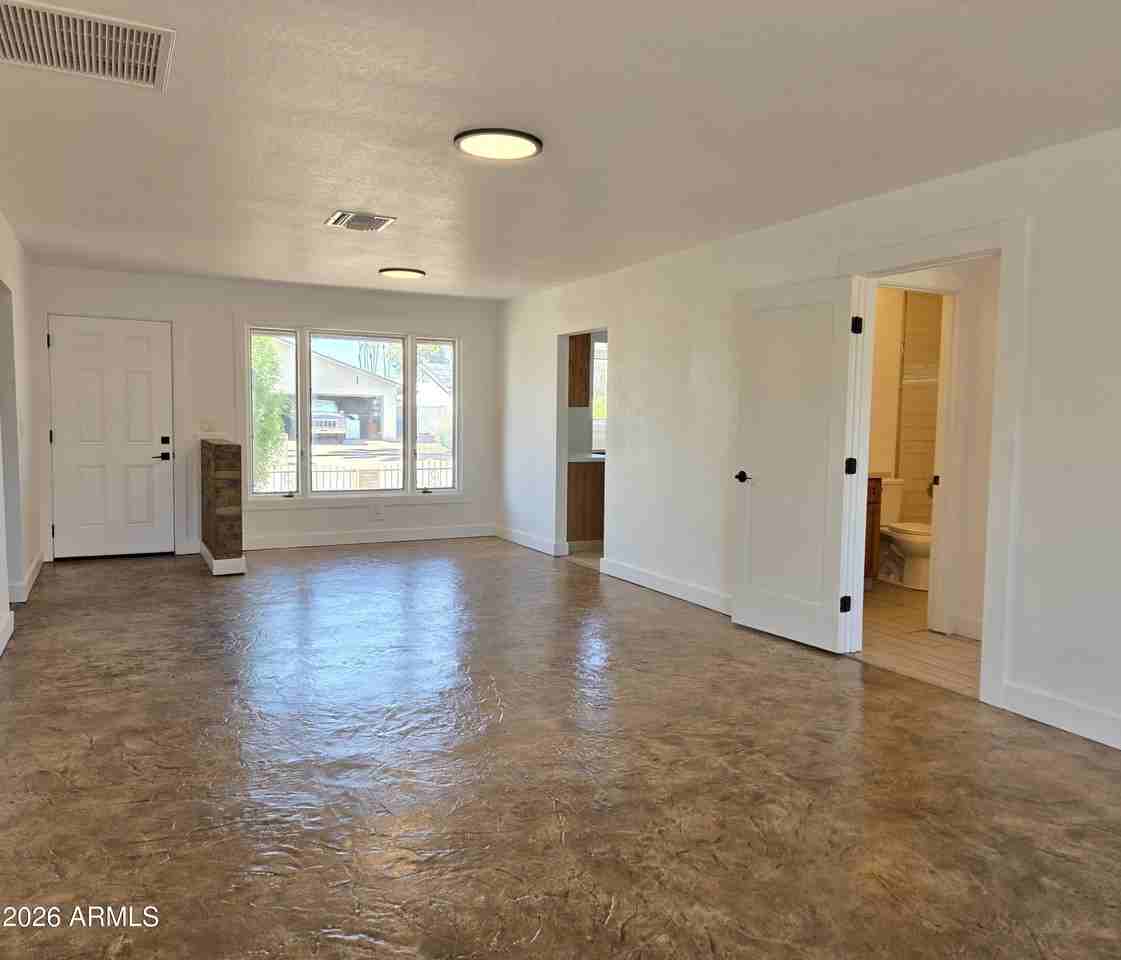 1731 E Redfield Rd - Photo 7 of 23
