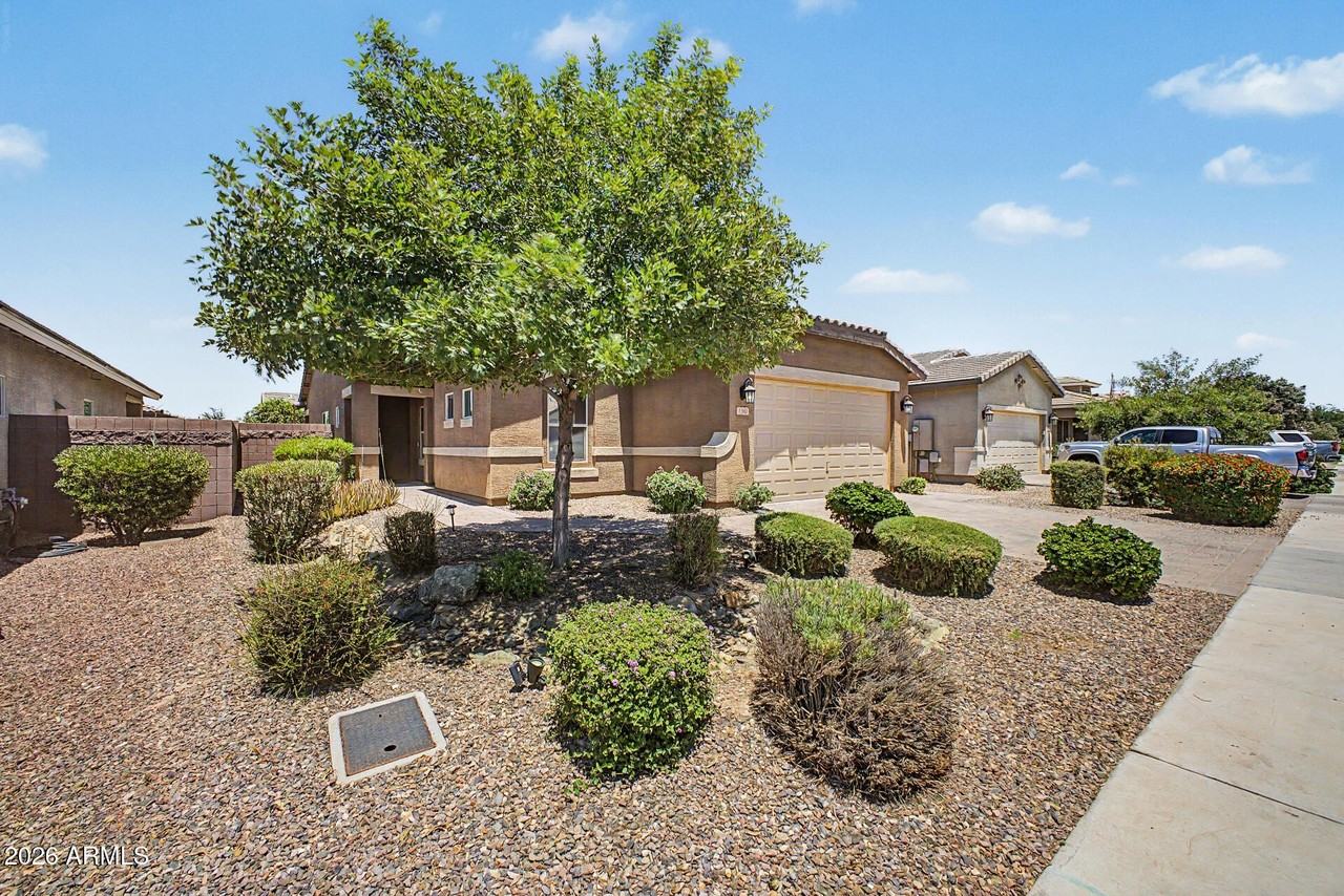 1360 W Joshua Tree Ave - Photo 2 of 50