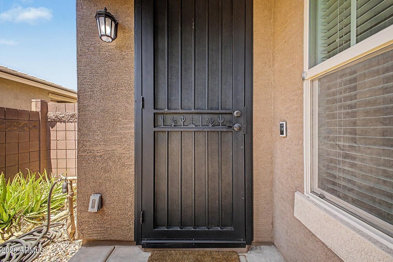 1360 W Joshua Tree Ave - Photo 4 of 50
