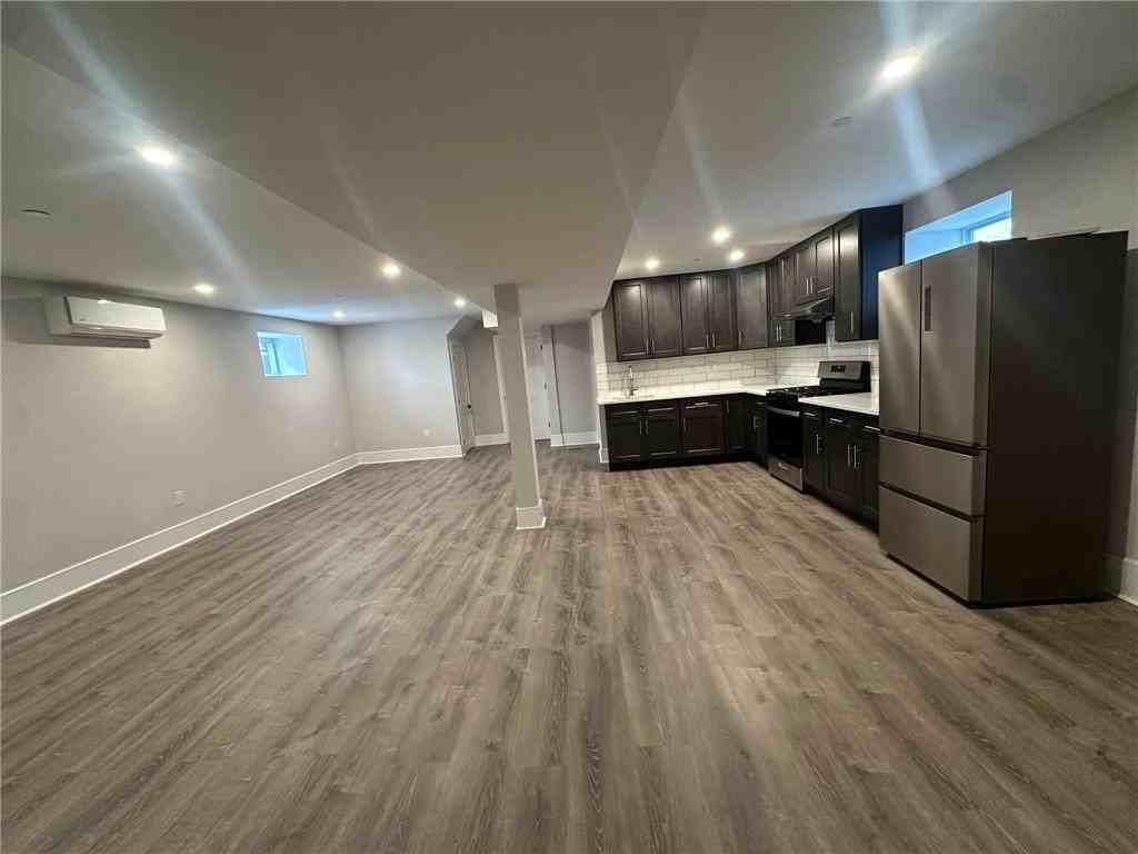 168 Macgregor St #1 - Photo 3 of 4