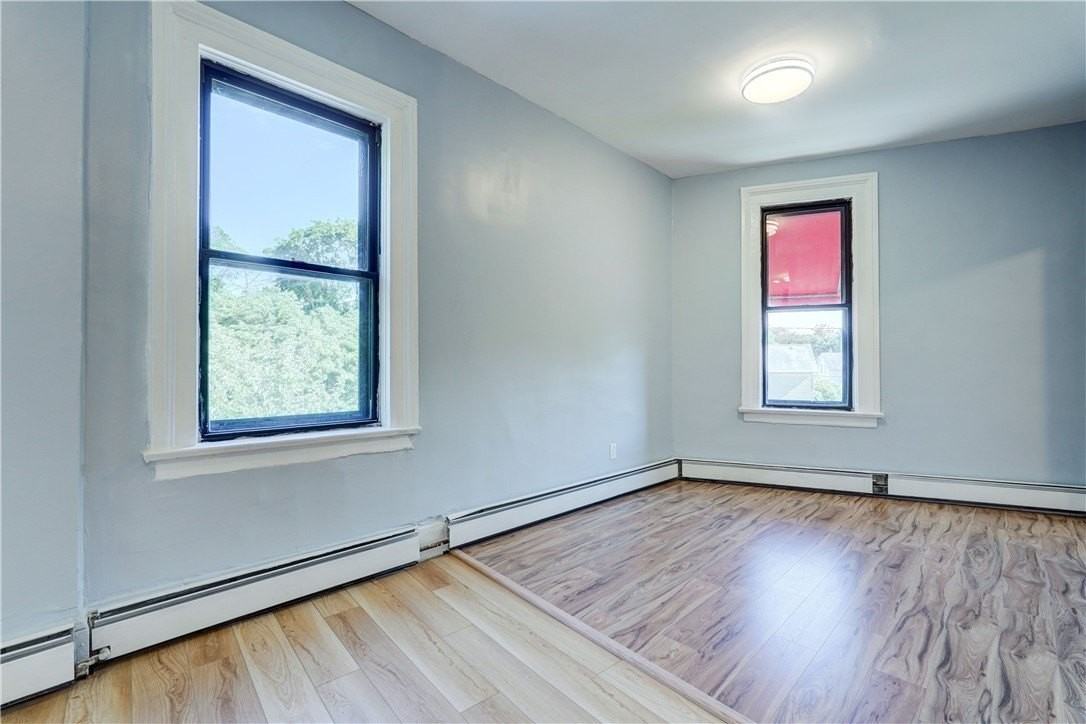 90 Henrietta St #4 - Photo 7 of 19
