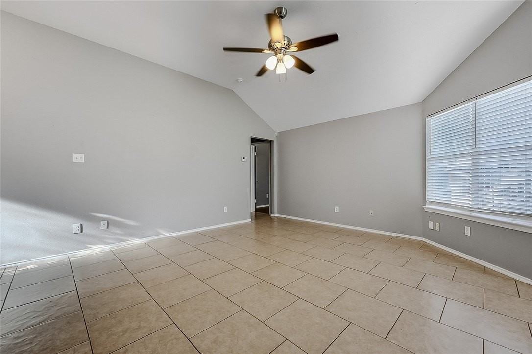 7926 Elk Dr - Photo 4 of 30