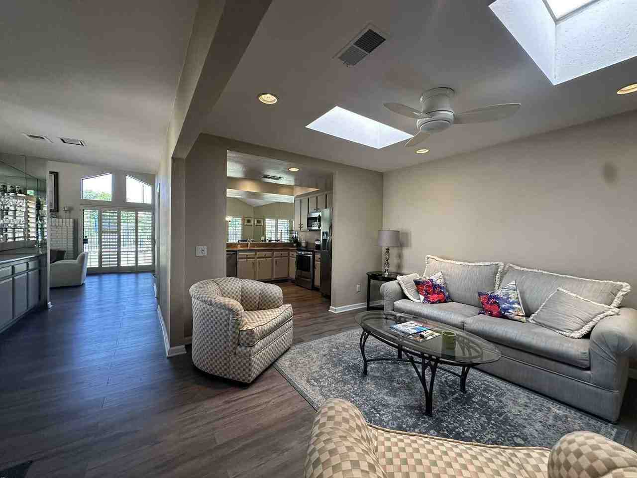 4 Hermosillo Ln - Photo 6 of 37