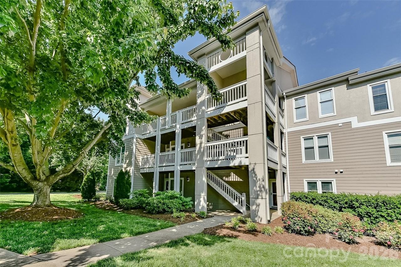 18557 Vineyard Point Ln #47 - Photo 3 of 30