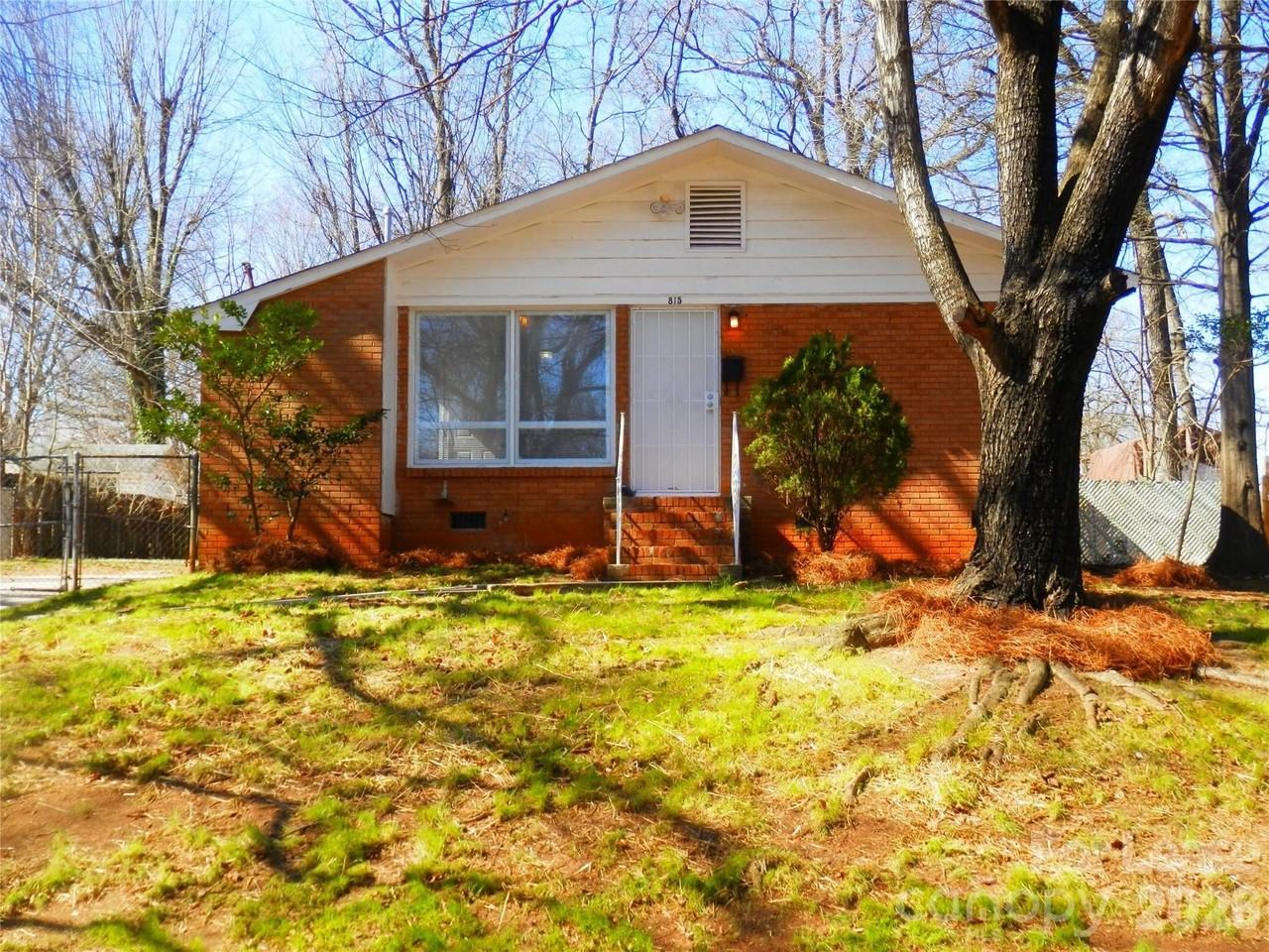 815 Echo Glen Rd - Photo 2 of 24