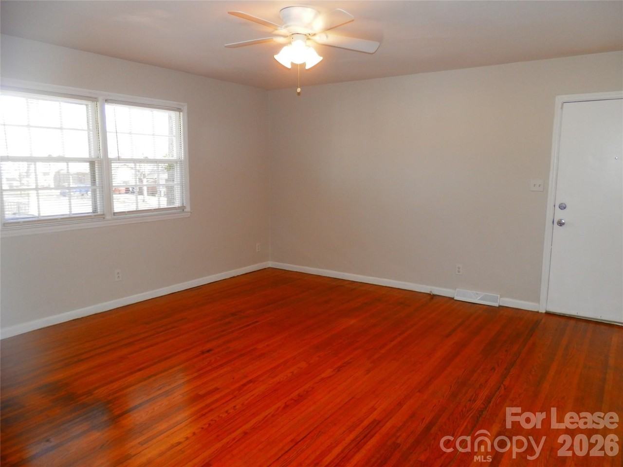 815 Echo Glen Rd - Photo 3 of 24
