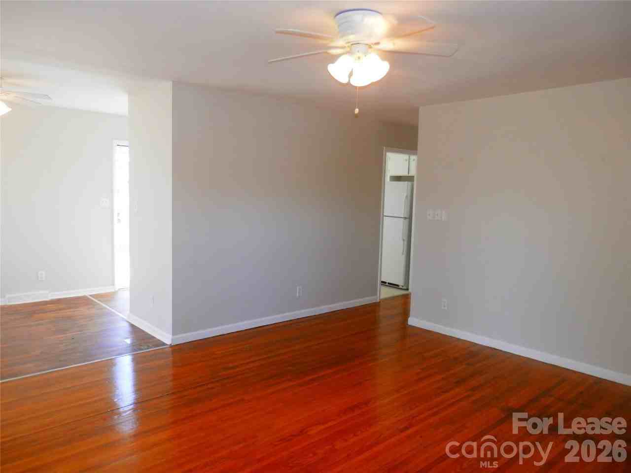 815 Echo Glen Rd - Photo 4 of 24