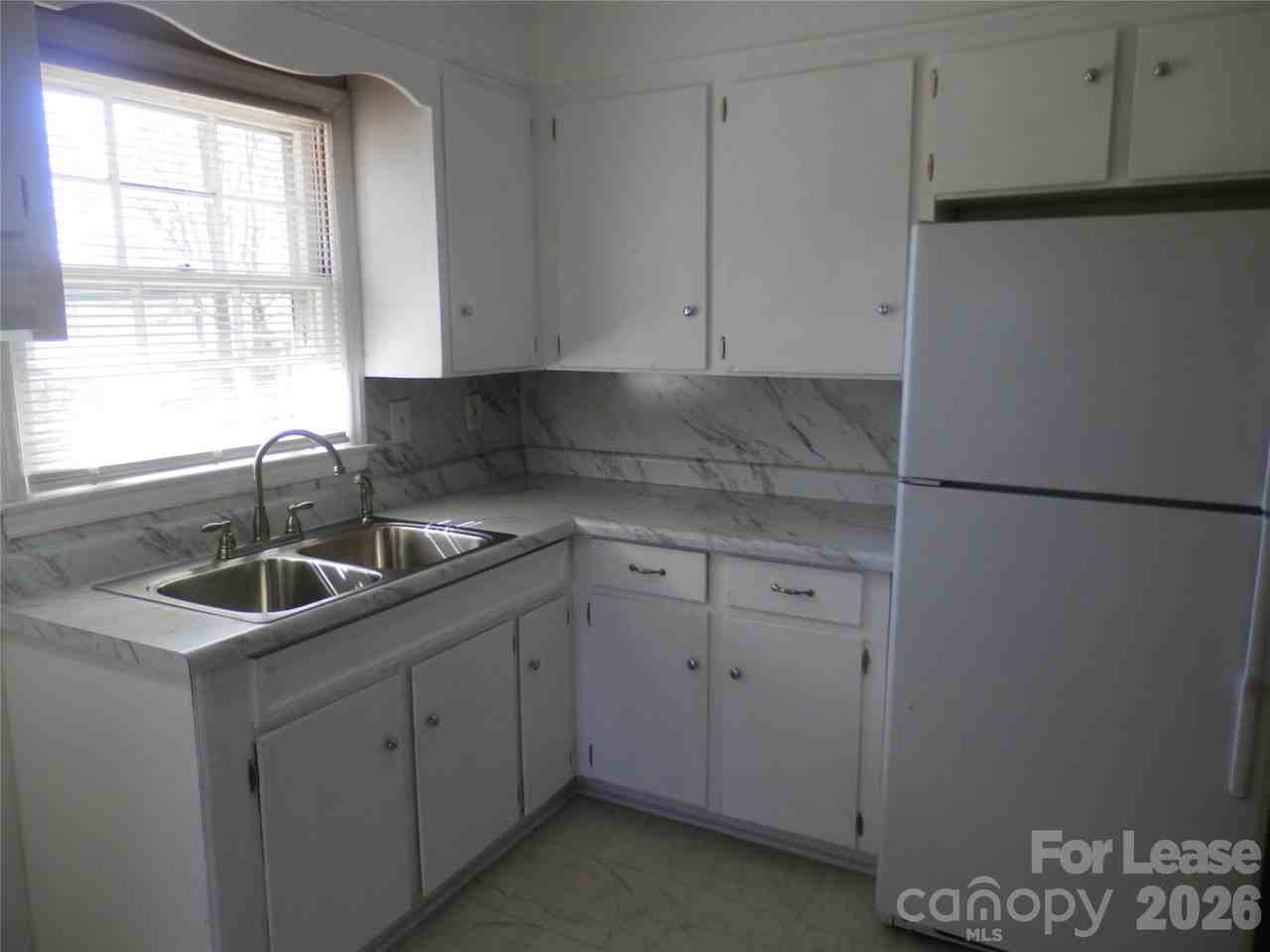 815 Echo Glen Rd - Photo 7 of 24