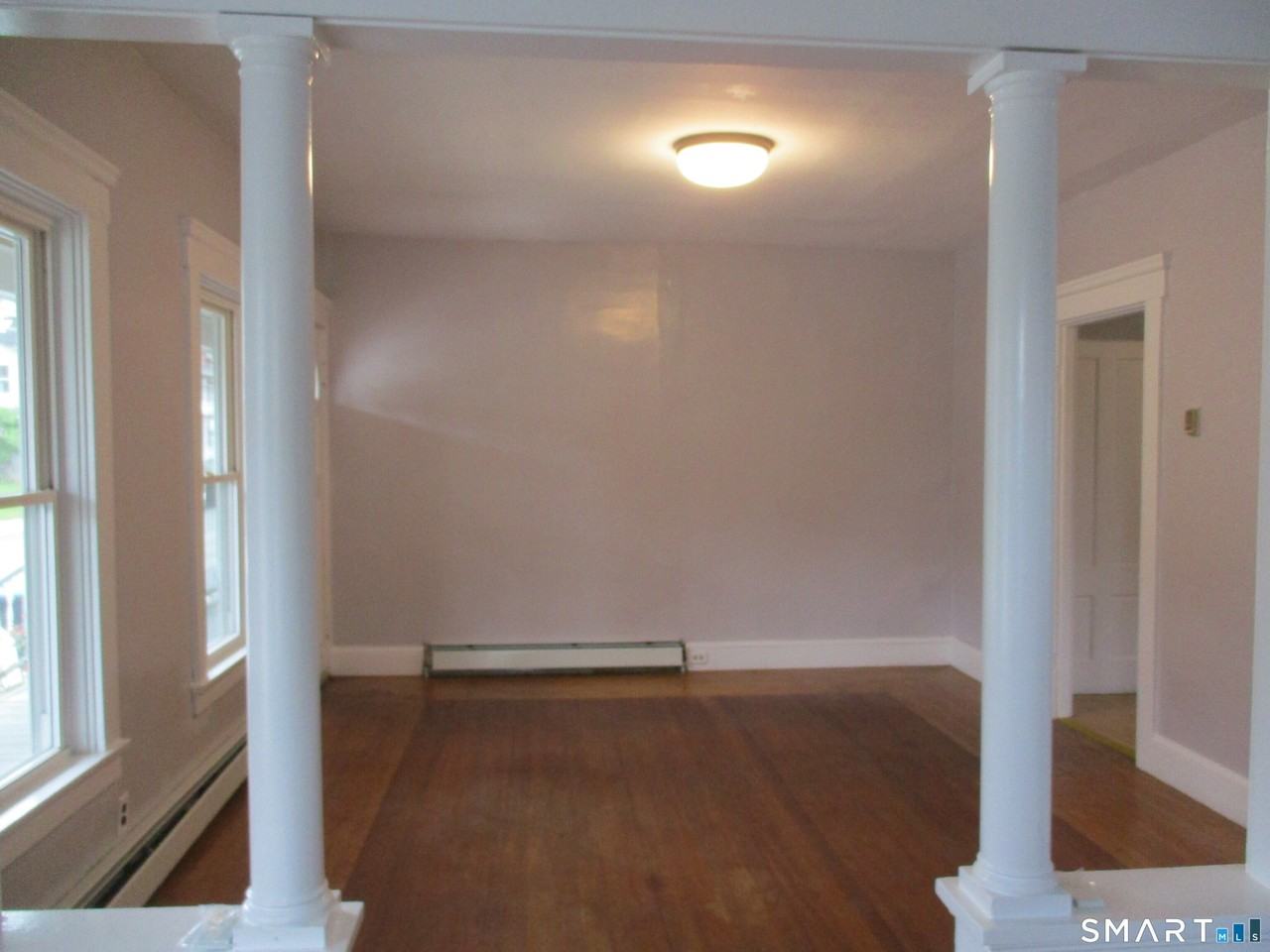 105 Woodstock Ave - Photo 7 of 15
