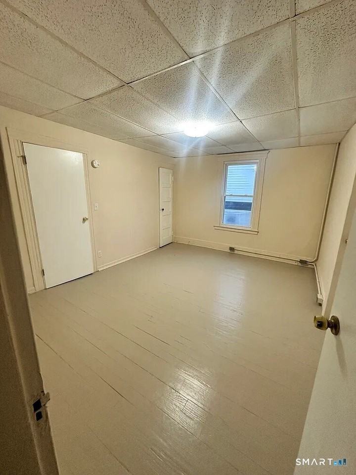 237 E Main St - Photo 4 of 8