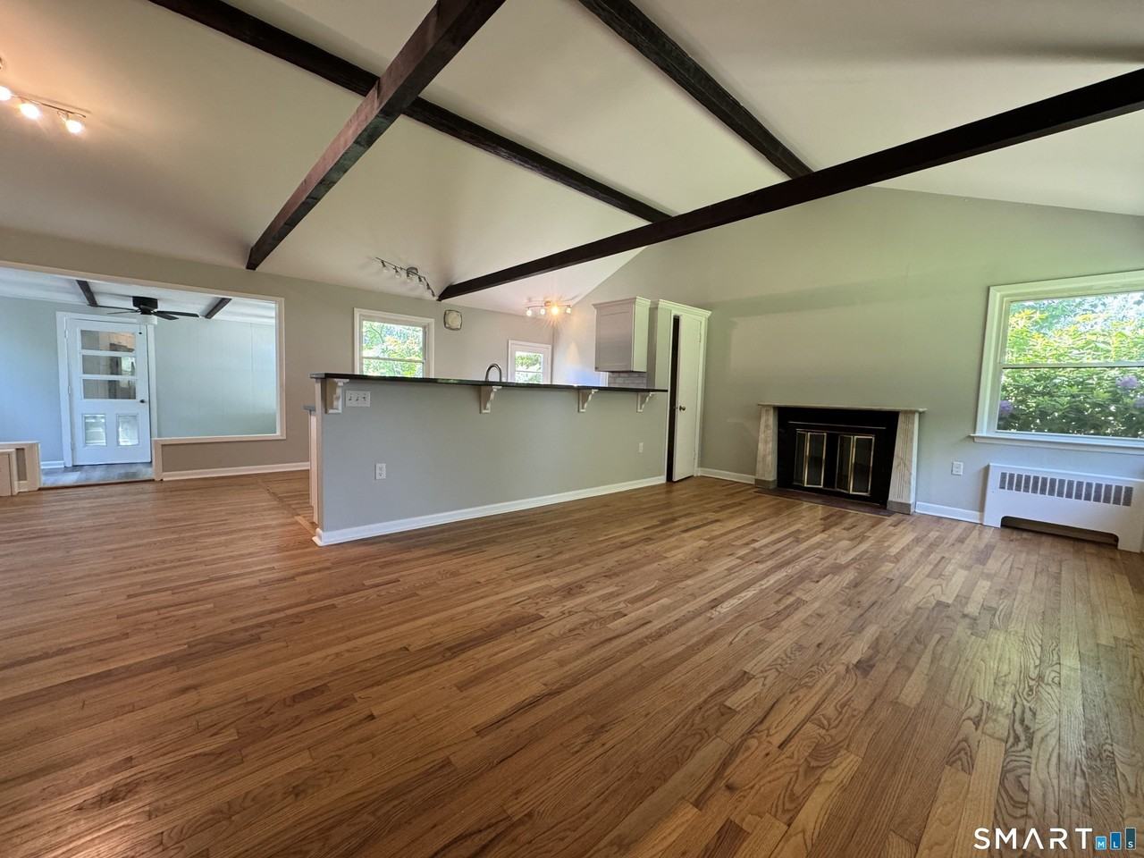 95 Riverside Dr - Photo 7 of 26