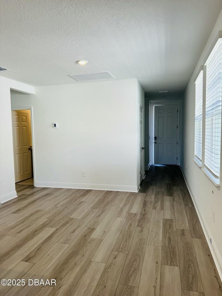 185 Links Terrace Blvd - Photo 3 of 24